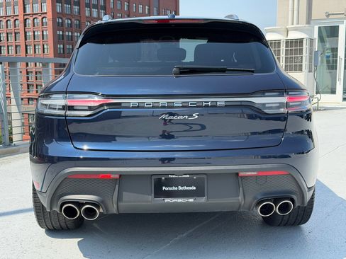Certified 2022 Porsche Macan S AWD/4WD image 6