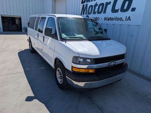Used 2018 Chevrolet Express 3500 LT w/ LT Preferred Equipment Group RWD image 7