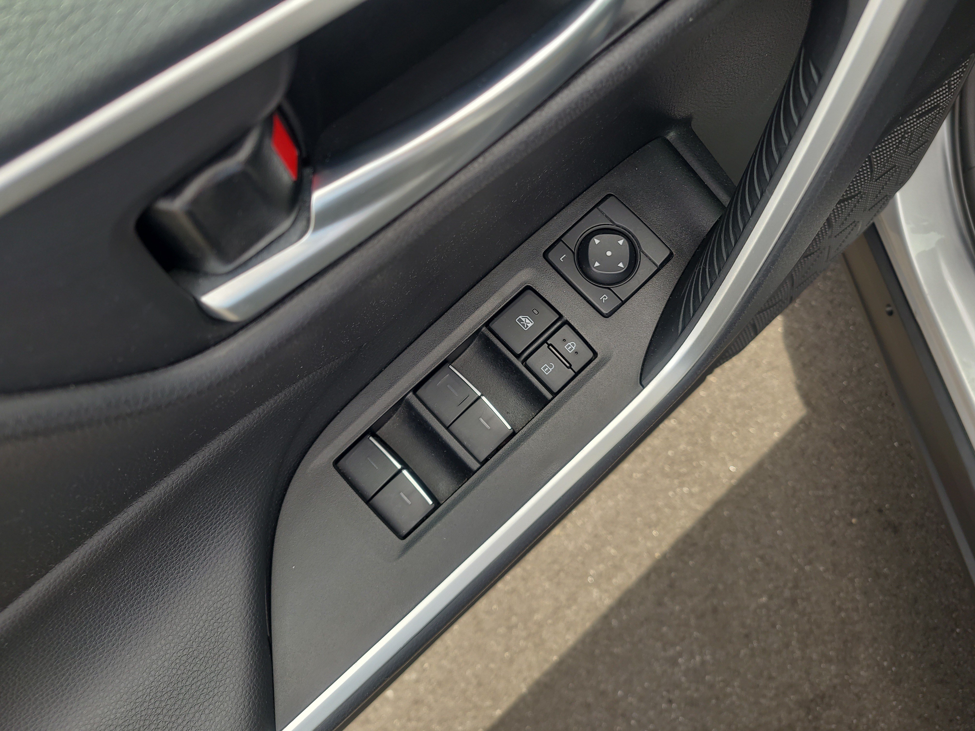 Certified 2025 Toyota RAV4 XLE AWD/4WD image 13