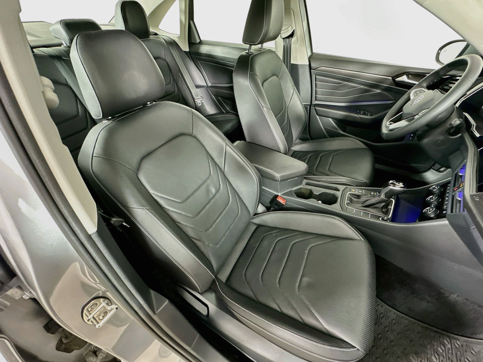 Certified 2024 Volkswagen Jetta SEL FWD image 43