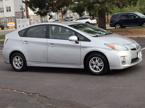 Used 2010 Toyota Prius Three FWD image 2
