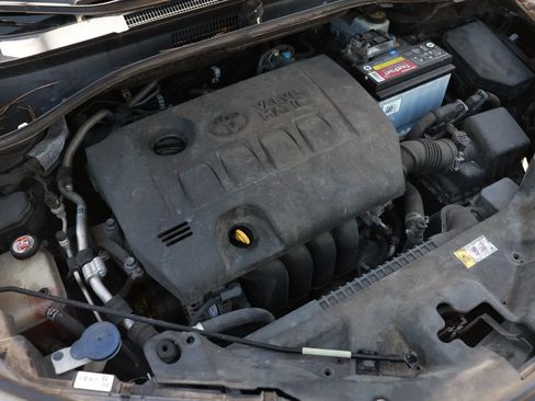 Used 2018 Toyota C-HR XLE FWD image 45