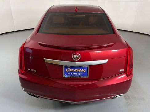 Used 2013 Cadillac XTS Platinum image 9