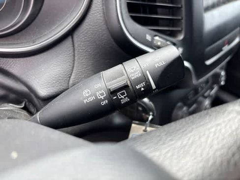 Used 2019 Jeep Cherokee Latitude w/ Popular Appearance Group FWD image 14
