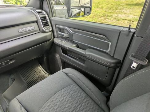 New 2026 RAM 3500 Big Horn AWD/4WD image 17