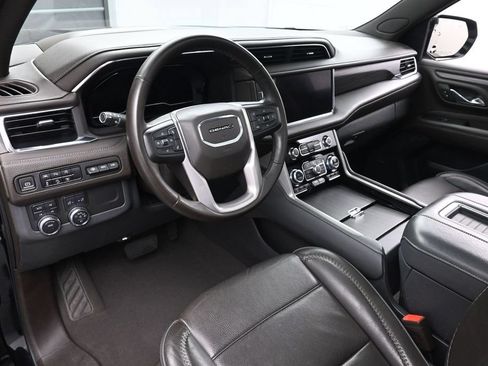 Used 2023 GMC Yukon XL Denali AWD/4WD image 10