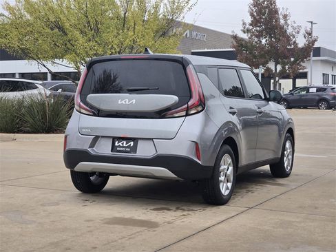 New 2025 Kia Soul LX image 4