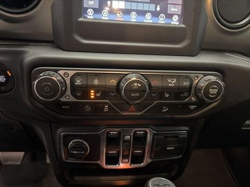 Used 2019 Jeep Wrangler Unlimited Sport S AWD/4WD image 22