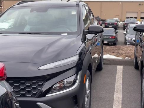 Used 2023 Hyundai Kona SEL w/ Cargo Package AWD/4WD image 4