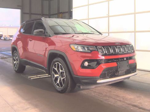 Used 2025 Jeep Compass Limited AWD/4WD image 4