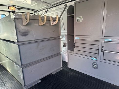 Used 2011 Ford E-350 and Econoline 350 Super Duty w/ PWR Group image 33