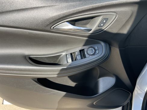 Used 2024 Buick Encore GX Sport Touring image 13