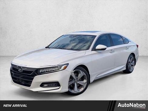 Used 2018 Honda Accord Touring image 1