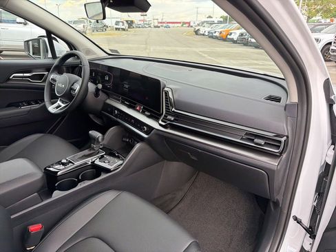 Used 2025 Kia Sportage EX FWD image 23