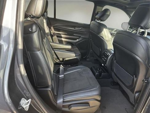Used 2024 Jeep Grand Cherokee L Altitude AWD/4WD image 23