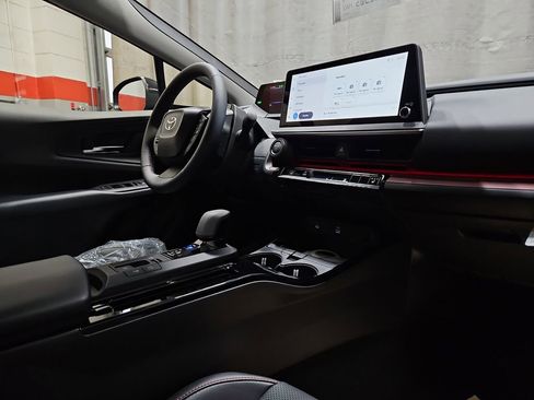 New 2026 Toyota Prius Plug-In Hybrid FWD image 29