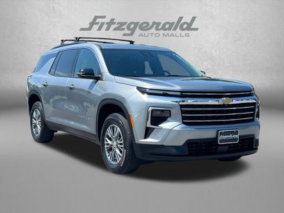 Used 2025 Chevrolet Traverse LT