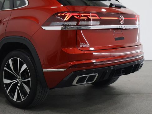 Used 2024 Volkswagen Atlas Cross Sport SEL Premium R-Line image 10