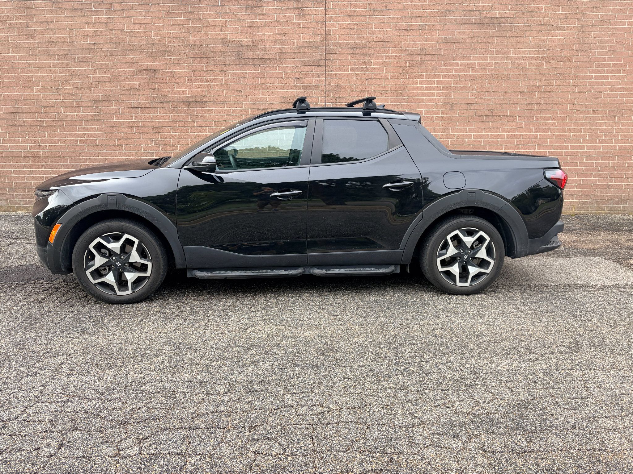 Used 2024 Hyundai Santa Cruz Limited AWD/4WD image 2