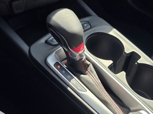 Used 2025 Chevrolet Trax RS w/ Driver Confidence Package image 32