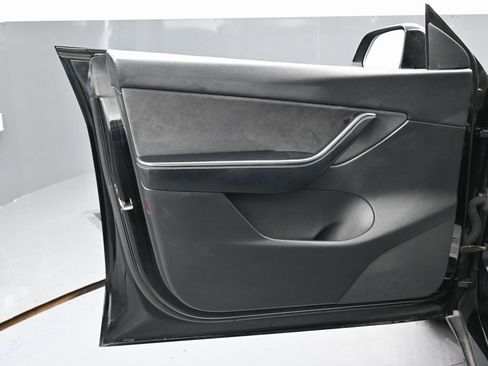 Used 2022 Tesla Model Y Performance image 43