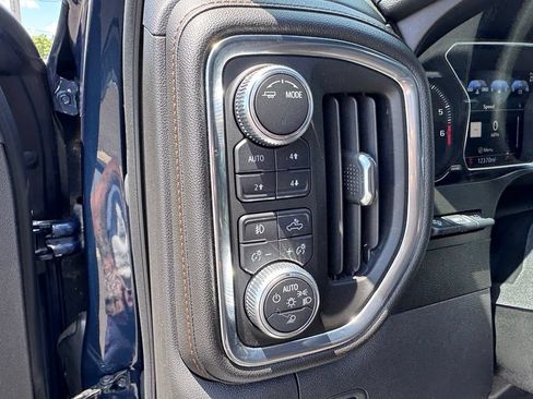 Used 2020 GMC Sierra 1500 AT4 w/ AT4 Premium Package AWD/4WD image 14