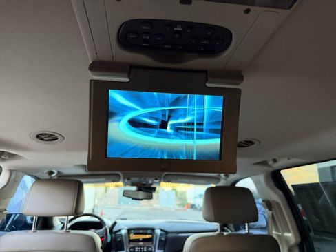 Used 2016 Chevrolet Suburban LTZ AWD/4WD image 30