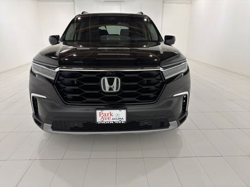Used 2025 Honda Pilot Elite image 8
