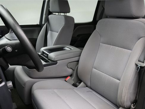 Used 2018 Chevrolet Silverado 1500 Custom w/ Custom Value Package image 9