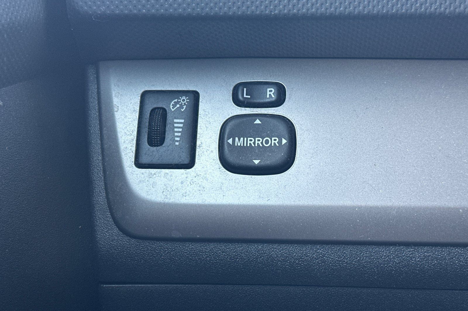 Used 2015 Scion xB FWD image 32