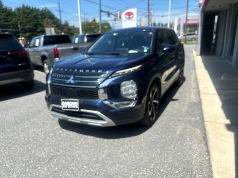 Used 2022 Mitsubishi Outlander SE AWD/4WD image 2