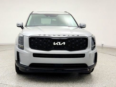 Used 2022 Kia Telluride EX w/ EX Premium Package image 2