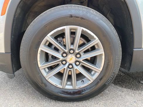 Used 2023 Chevrolet Traverse LT FWD image 31