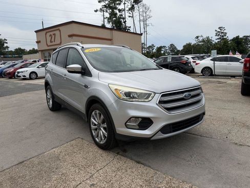 Used 2017 Ford Escape SE FWD image 3