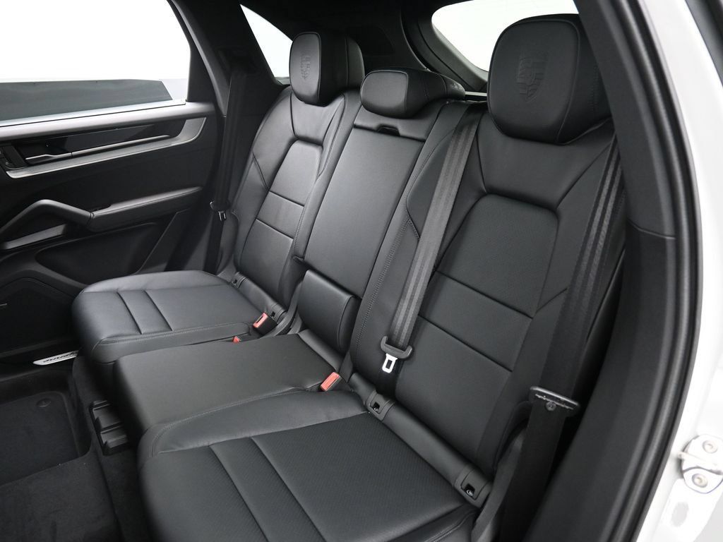 Certified 2026 Porsche Cayenne E-Hybrid AWD/4WD image 25