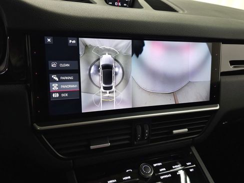 Used 2020 Porsche Cayenne AWD/4WD image 30