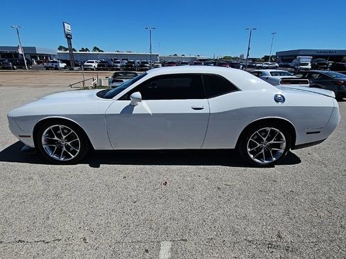 Used 2022 Dodge Challenger GT RWD image 4