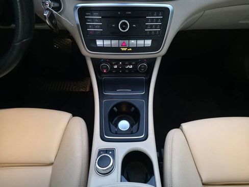 Used 2018 Mercedes-Benz GLA 250 image 28