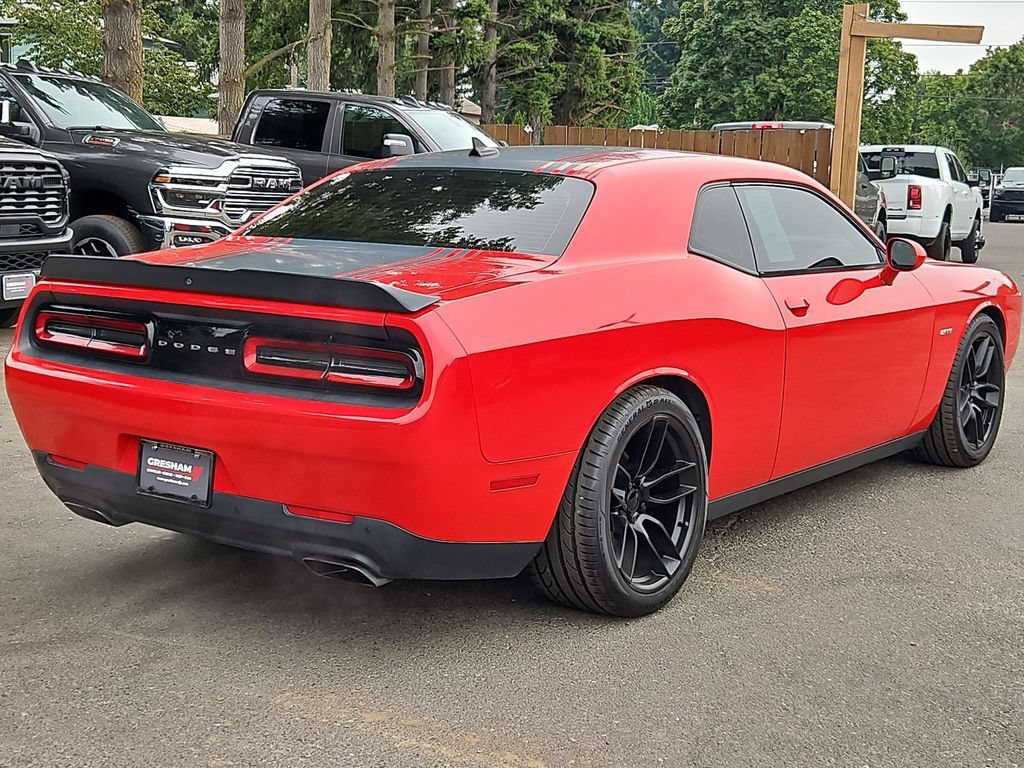 Used 2016 Dodge Challenger R/T RWD image 7