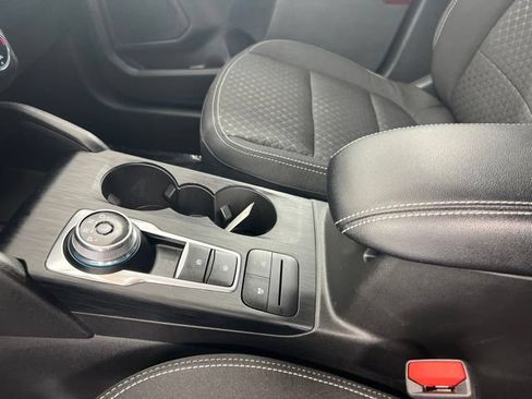 Used 2025 Ford Escape Active w/ Cold Weather Package AWD/4WD image 21