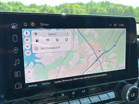 Used 2024 Chevrolet Colorado LT w/ LT Convenience Package image 12