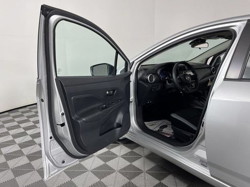 Used 2025 Nissan Versa S w/ Trunk Package FWD image 14