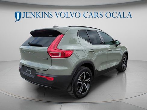 Certified 2024 Volvo XC40 B5 Core AWD/4WD image 3