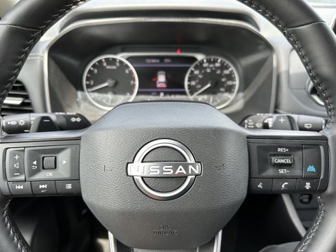 Used 2025 Nissan Rogue SV image 25