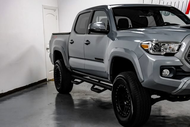 Used 2021 Toyota Tacoma TRD Sport AWD/4WD image 5