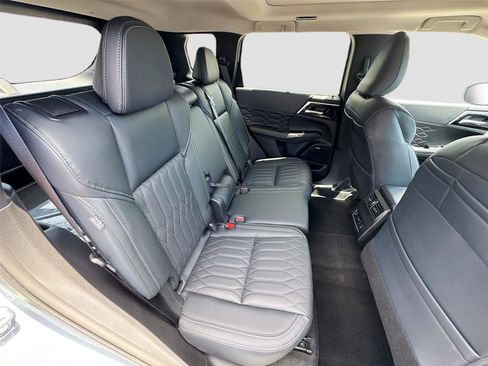 New 2026 Mitsubishi Outlander SEL FWD image 20