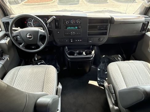 Used 2025 GMC Savana 3500 LT w/ LT Preferred Equipment Group RWD image 23