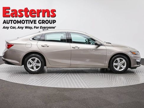 Used 2022 Chevrolet Malibu LS w/ Driver Confidence Package II FWD image 4