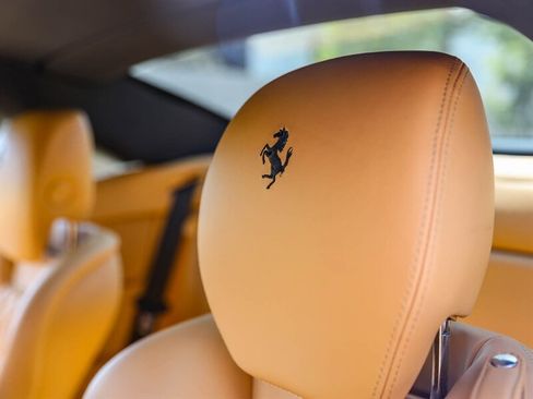 Used 2014 Ferrari California RWD image 38