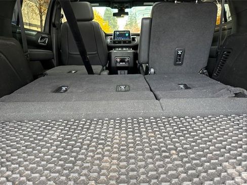 Used 2022 Chevrolet Tahoe Z71 w/ Luxury Package image 16